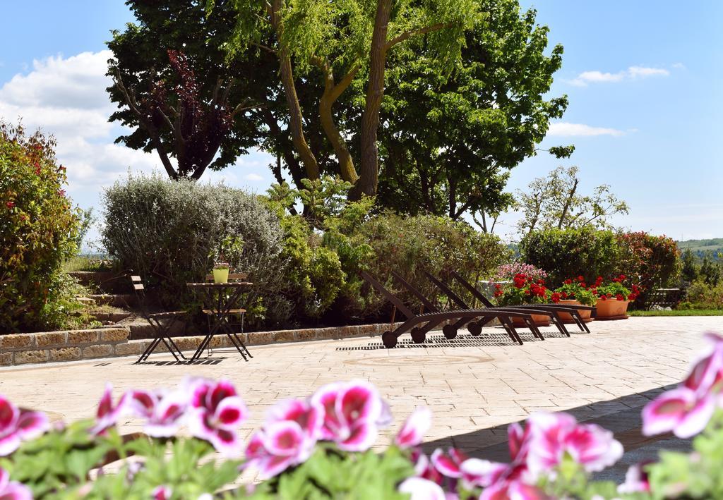 La Cavetta Country House เตรวินญาโน โรมาโน ภายนอก รูปภาพ