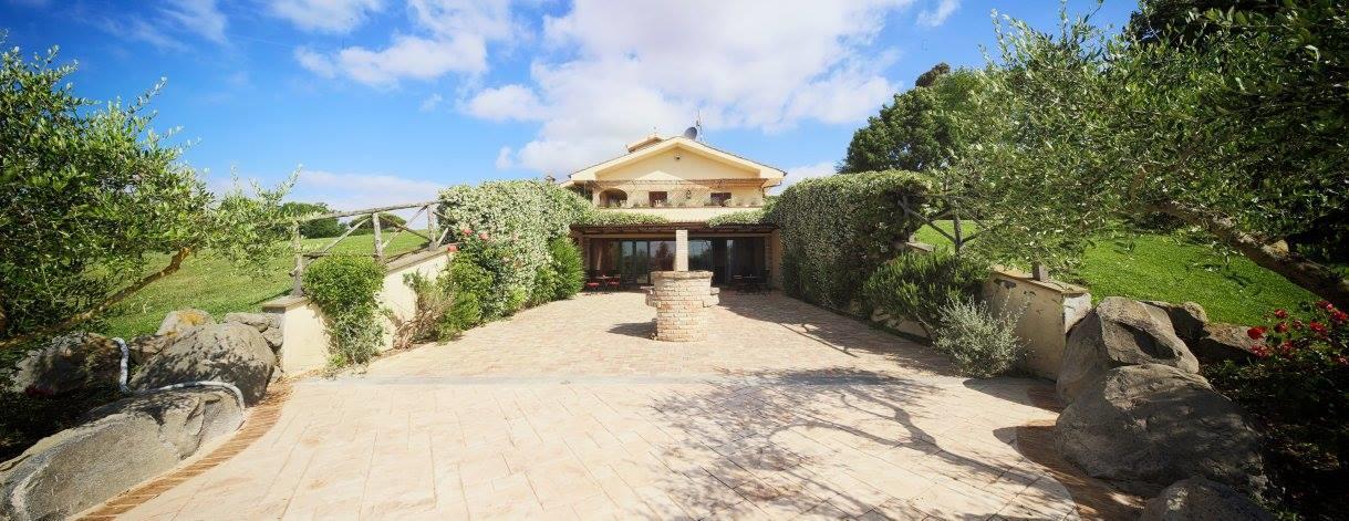 La Cavetta Country House เตรวินญาโน โรมาโน ภายนอก รูปภาพ
